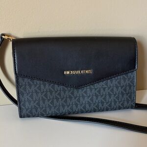 Michael Kors Black and Gray Signature Crossbody clutch